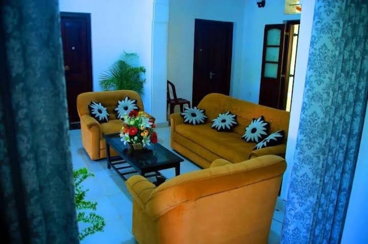 Salmanel Resort Ratnapura Buitenkant foto