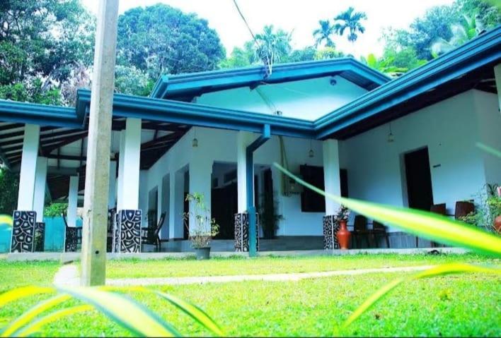 Salmanel Resort Ratnapura Buitenkant foto