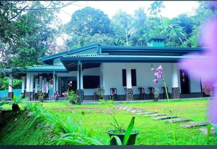 Salmanel Resort Ratnapura Buitenkant foto