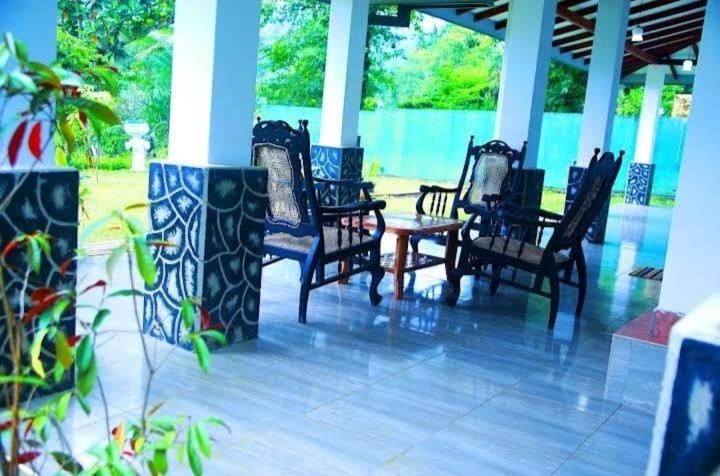 Salmanel Resort Ratnapura Buitenkant foto