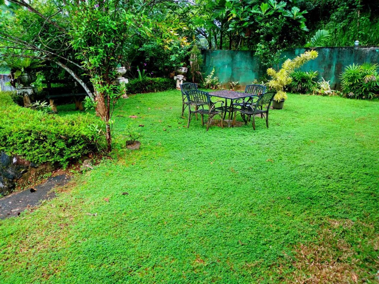 Salmanel Resort Ratnapura Buitenkant foto